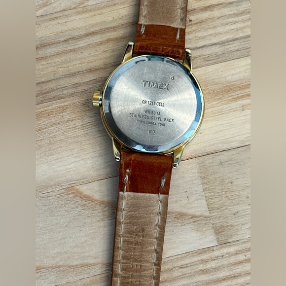 Timex Indiglo Ladies Watch Genuine Leather Strap White Dial Gold Case - Picture 8 of 12